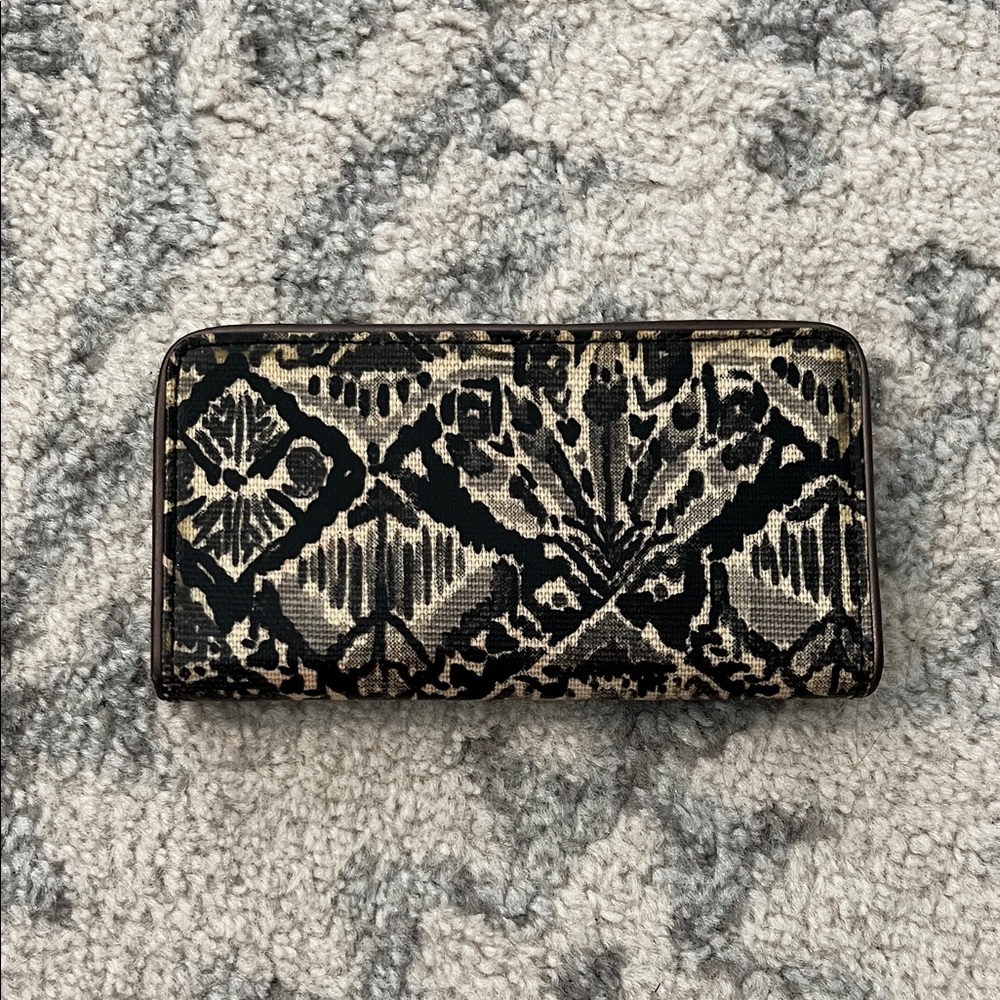 Sakroots Black and Tan Key & Card Holder